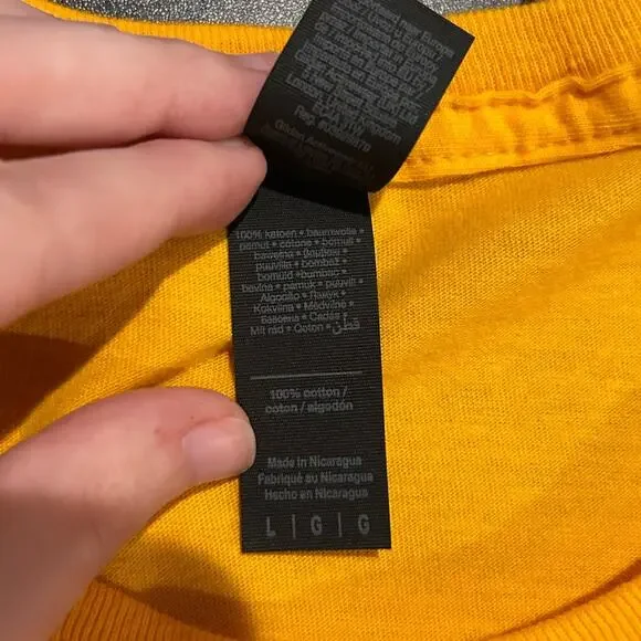 GILDAN New Gold Fox Graphic T-Shirt Size L - Picture 6 of 6